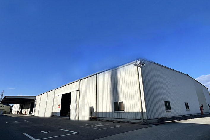 パーティクルボード出荷倉庫