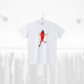 Tシャツデザイン − 揺れる女性
