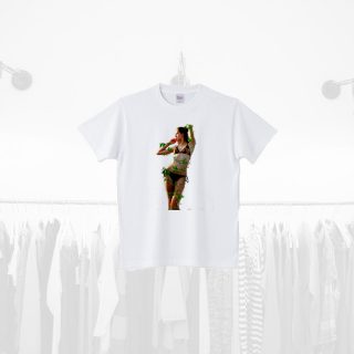 Tシャツデザイン − 女性と蔦